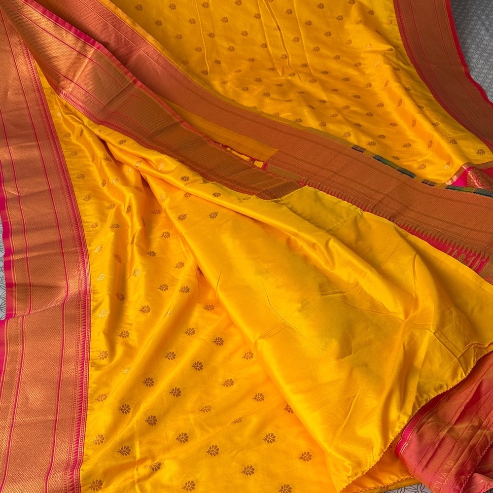 9 yards Vibrant Yellow and Red Embroidered Yeola Paithani Nauvvari sari - Picture 10 of 16